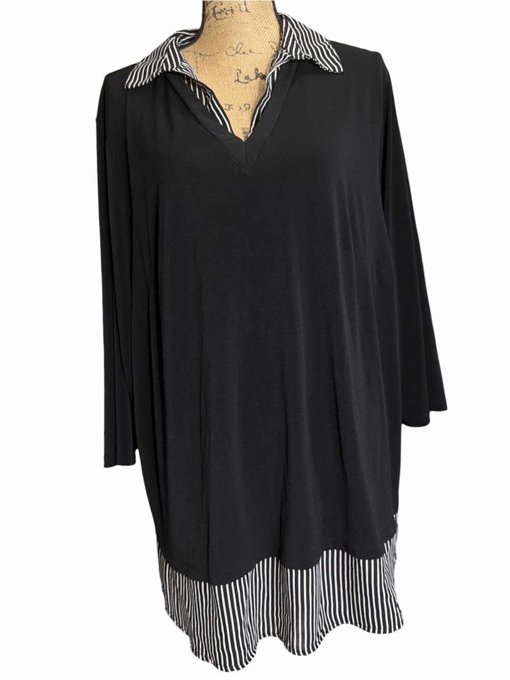 Adrianna Pappell Black Layered-Look Tunic with Striped Collar & Hem EC. Size 3X